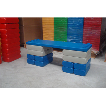 Een kast van ESDA planken en Blokken