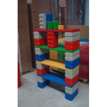 Een kast van ESDA planken en Blokken