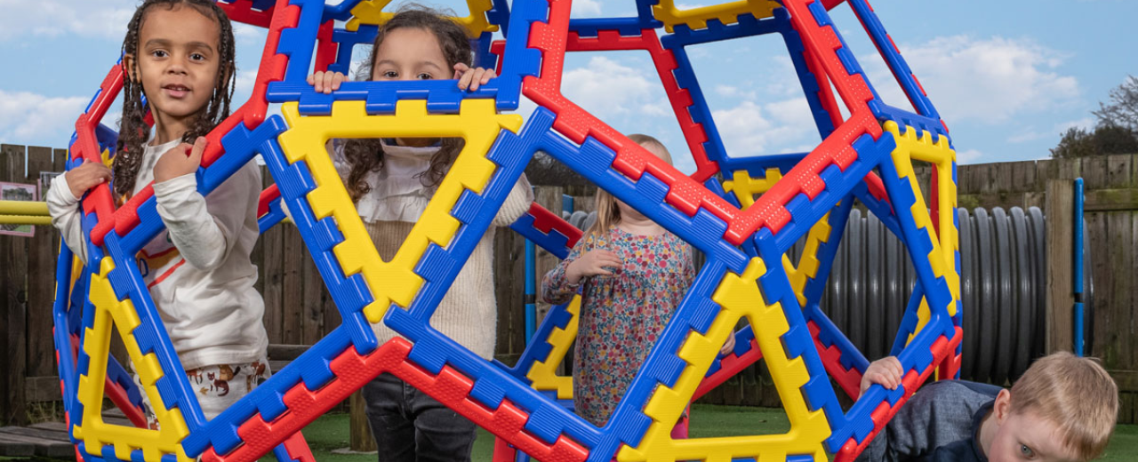 Una nueva forma de construir y jugar con el XL Polydron Geo Dome
